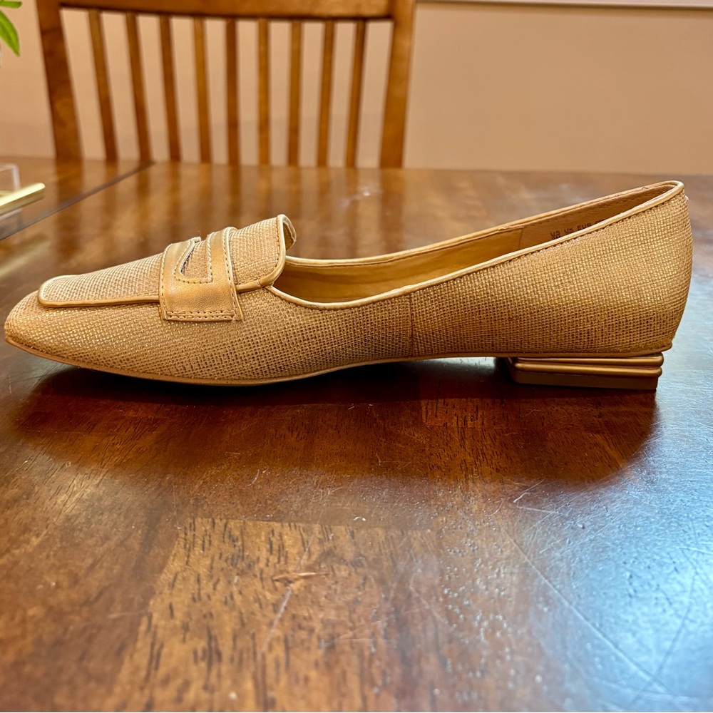 Franco Sarto Gold Loafer Flat - Size: 9 - NWOB - Picture 5 of 7